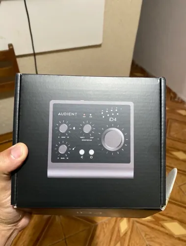 Troco interface id4 mkii e mic akg c214 na Apollo USB Windows 