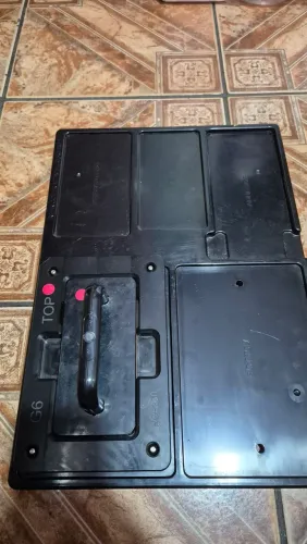 Bandeja e gabarito para assistencia de celular