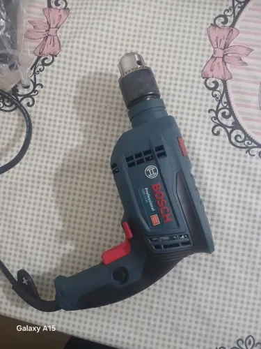 Furadeira de impacto bosh 750 w 127 V 