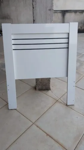 Vendo cama de solteiro com colchão e sem colchão