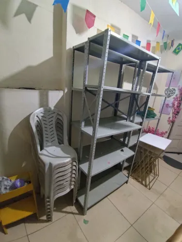Pratileira de aço 