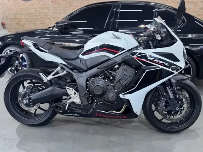 HONDA CBR 650R
