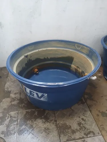 Vende-se uma caixa d'água de 500 litros