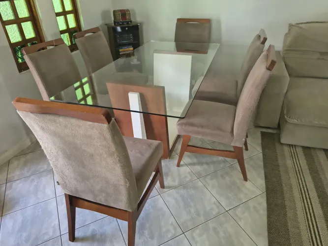 Vendo Mesa com 6 Cadeiras