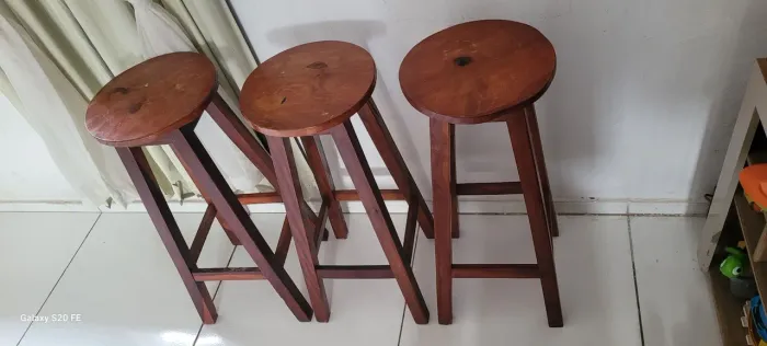 Vende-se banquetas rústicas as 3 por 150,00