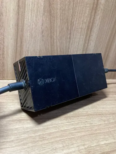 FONTE ORIGINAL XBOX ONE PRETA + CABO - FUNCIONANDO PERFEITAMENTE