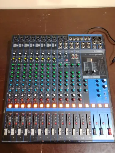 MESA DE SOM 16 CANAIS DA YAMAHA VALOR 2.500,00 DIVIDIR EM ATE 10 PARCELAS