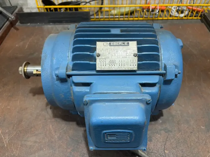 Motor trifásico Eberle 1,5CV 850RPM
