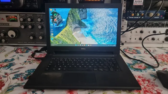 Notebook Dell Inspiron i5, 8 gigas de ram e HD de 1t.