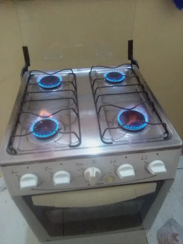 Vendo esse fogão 4 bocas elétrico funcionando 350