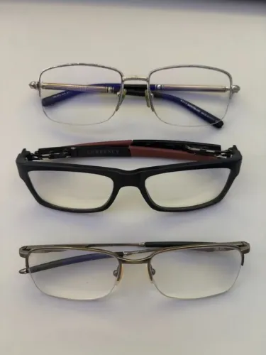 1 armação Montblanc e 2 Oakley de grau Originais