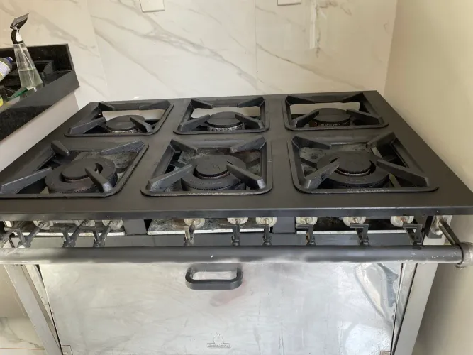 Fogão industrial 6 bocas com forno grande (dividimos em 12x )