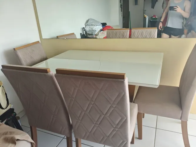 Mesa de jantar - 4 Cadeiras