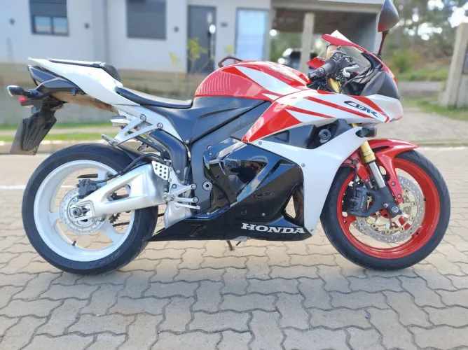 CBR 600rr diferenciada