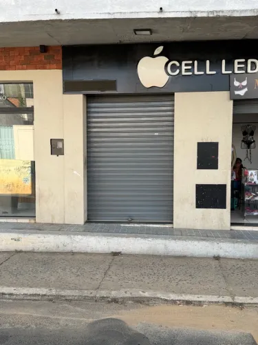 Aluga-se ponto comercial