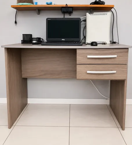 Mesa escrivaninha com gavetas