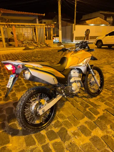 XRE 300 Ano 2010