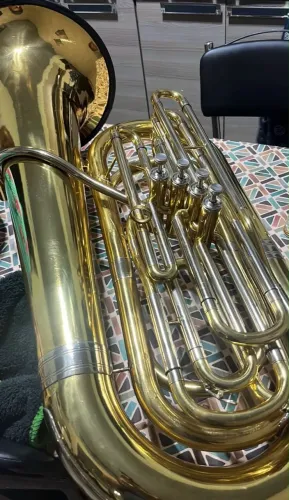 Tuba Compacta 4 Pistos QTU-702