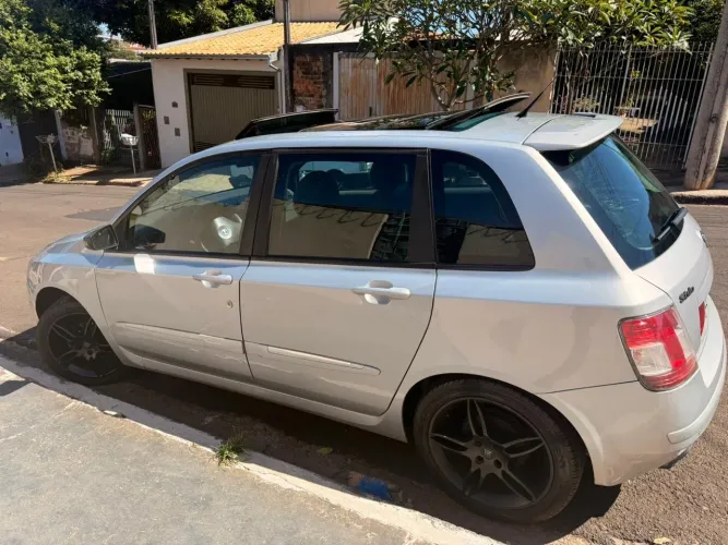 Fiat Stilo Dualogic 1.8 Sporting Flex 8V 5P 2008