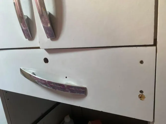 Guarda roupa bastante usado