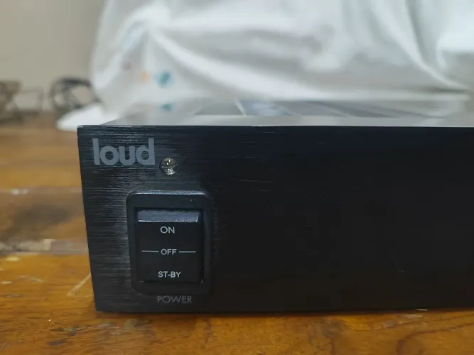 Amplificador LOUD APL 250 produzido no Brasil