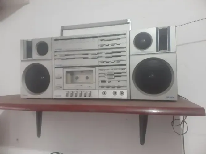 Som Polivox antigo com caixas removíveis