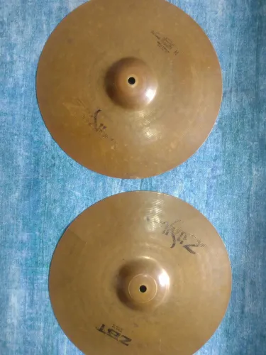 Pratos zildjian zbt ( hi hat) 14" ESTÃO TRINCADOS