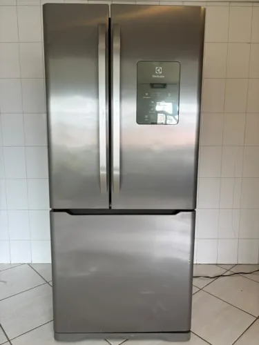 Geladeira Electrolux DM84X 579L Frost Free Inox French Door