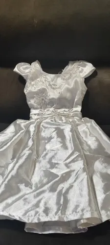 Vestido infantil branco cetim