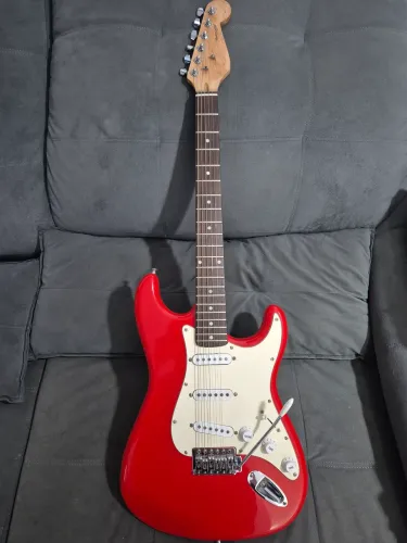Vendo/Troco Guitarra Strato blindada