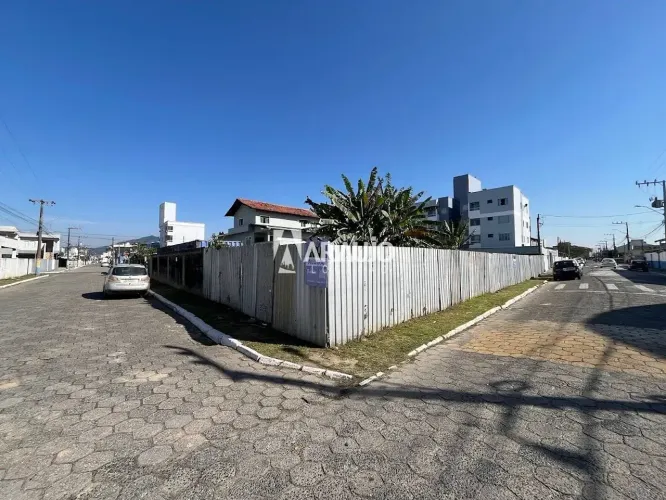 TERRENO COM 728 m² PARA ALUGAR - NAVEGANTES