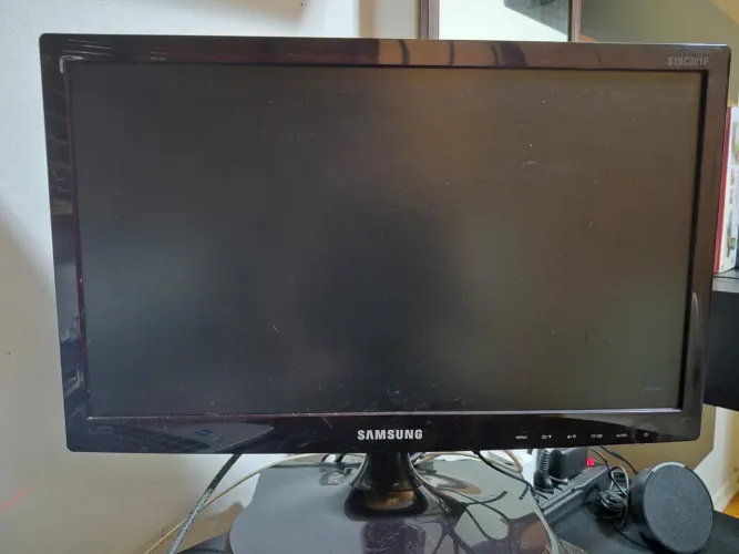 Monitor Samsung 19 polegadas funcionando perfeitamente 