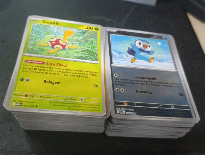 Kit Bulk Pokémon - 200 cartas sendo 100 foil/reverse