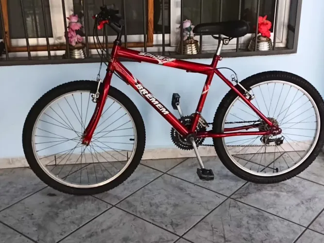 Bicicleta aro 24, tudo ok só andar, leia a descrição de peças novas 