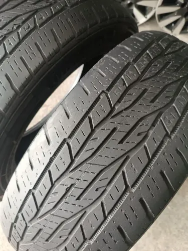 Pneus para SUV  215/60/17 continental 