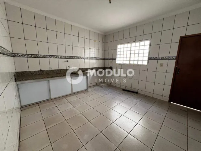 Casa residencial disponível para locação no bairro Cidade Jardim.