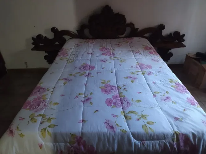 Cama Casal de Madeira trabalhada
