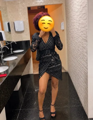 Vestido curto preto