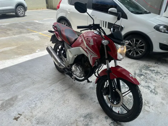 Honda cg titan 2015 vendo /troco $13.000