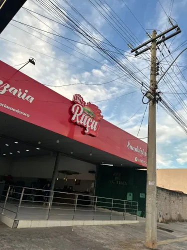 Hamburgueria e pizzaria completa passa o ponto