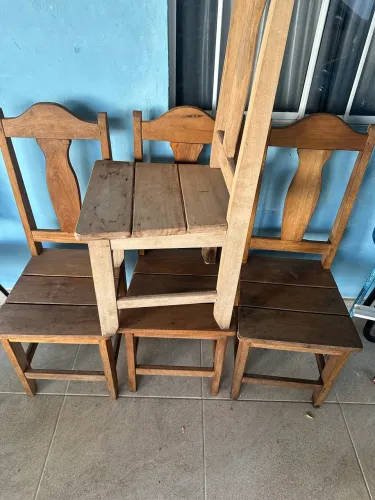 Vendo cadeiras de madeira