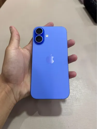 iPhone 16 azul