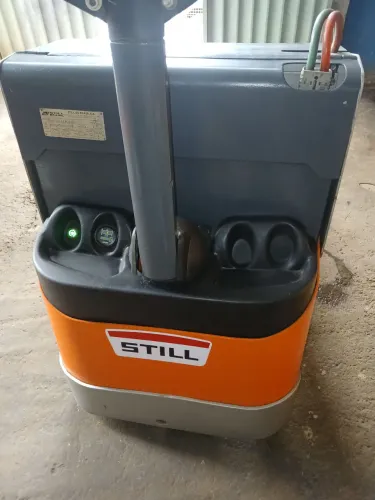 Empilhadeira transpaleteir