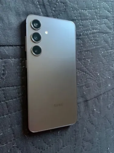 Samsung Galaxy S24 Normal 256 gb sem nenhuma marca de uso, novinho!