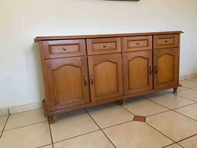 Balcão em cerejeira