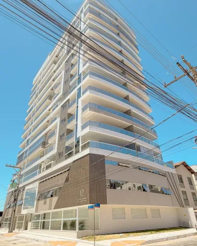 Praia do Morro: apto novo 3Q c/ 2 vagas + portaria 24h + lazer completo na cobertura | Par