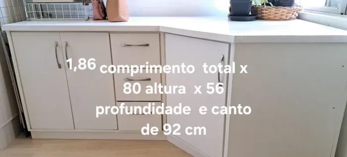 Balcão de canto com 80 x 56 x 1.86 comprimento e canto de 92cm
