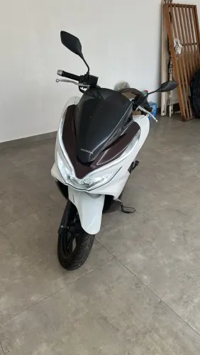 Vendo moto PCX DLX único dono