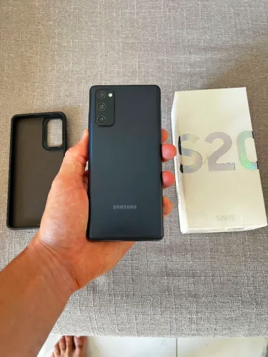 Samsung Galaxy S20FE (snapdragon) - semi novo