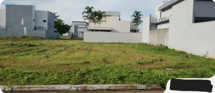 Vendo terrenos limítrofes de 340 m² cada, próximos à orla, no aquerela das Artes.